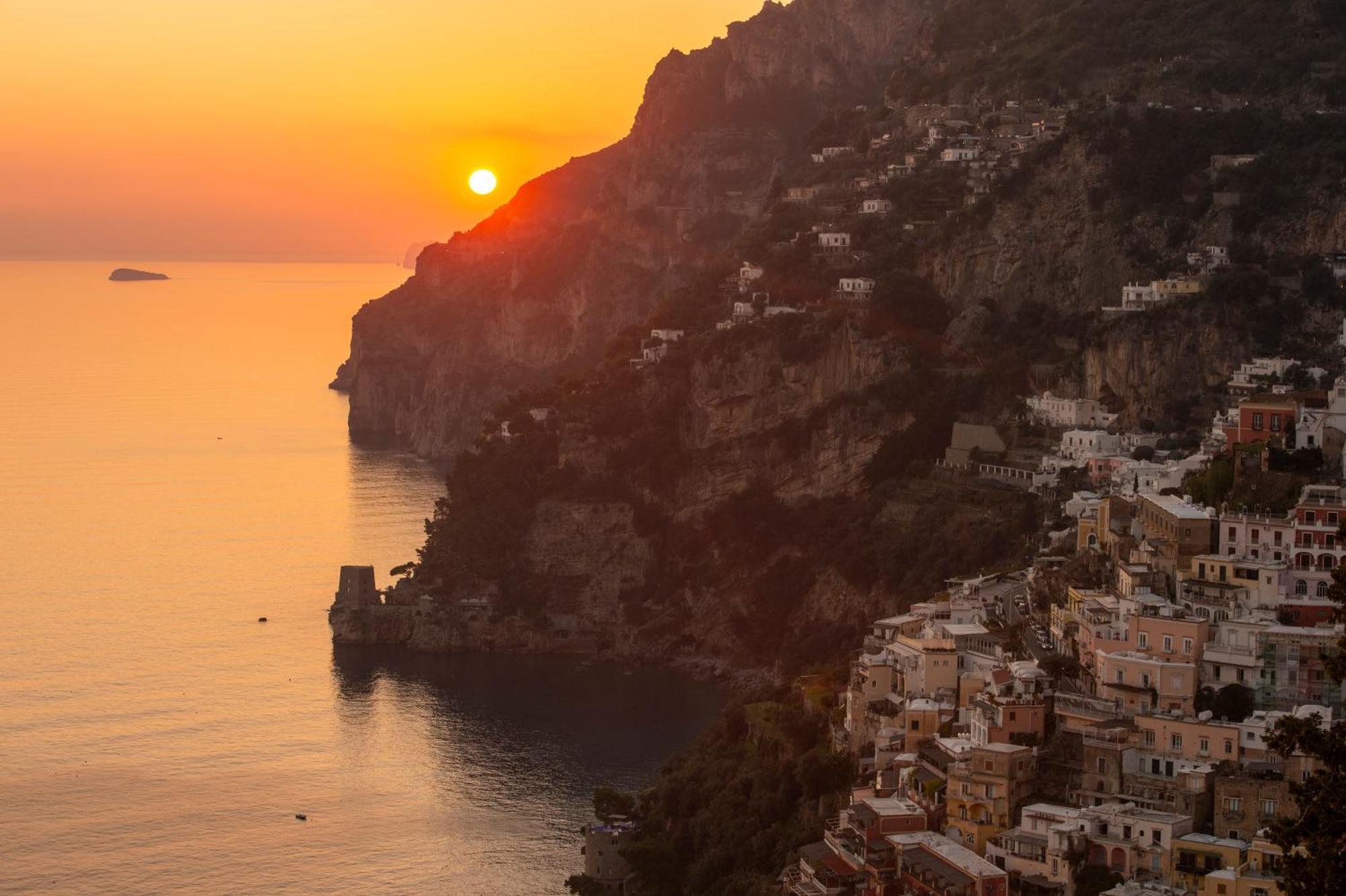 Apartamento Aria Di Mare,Near Elevator, Few Steps, Parking, Garden Positano Exterior foto