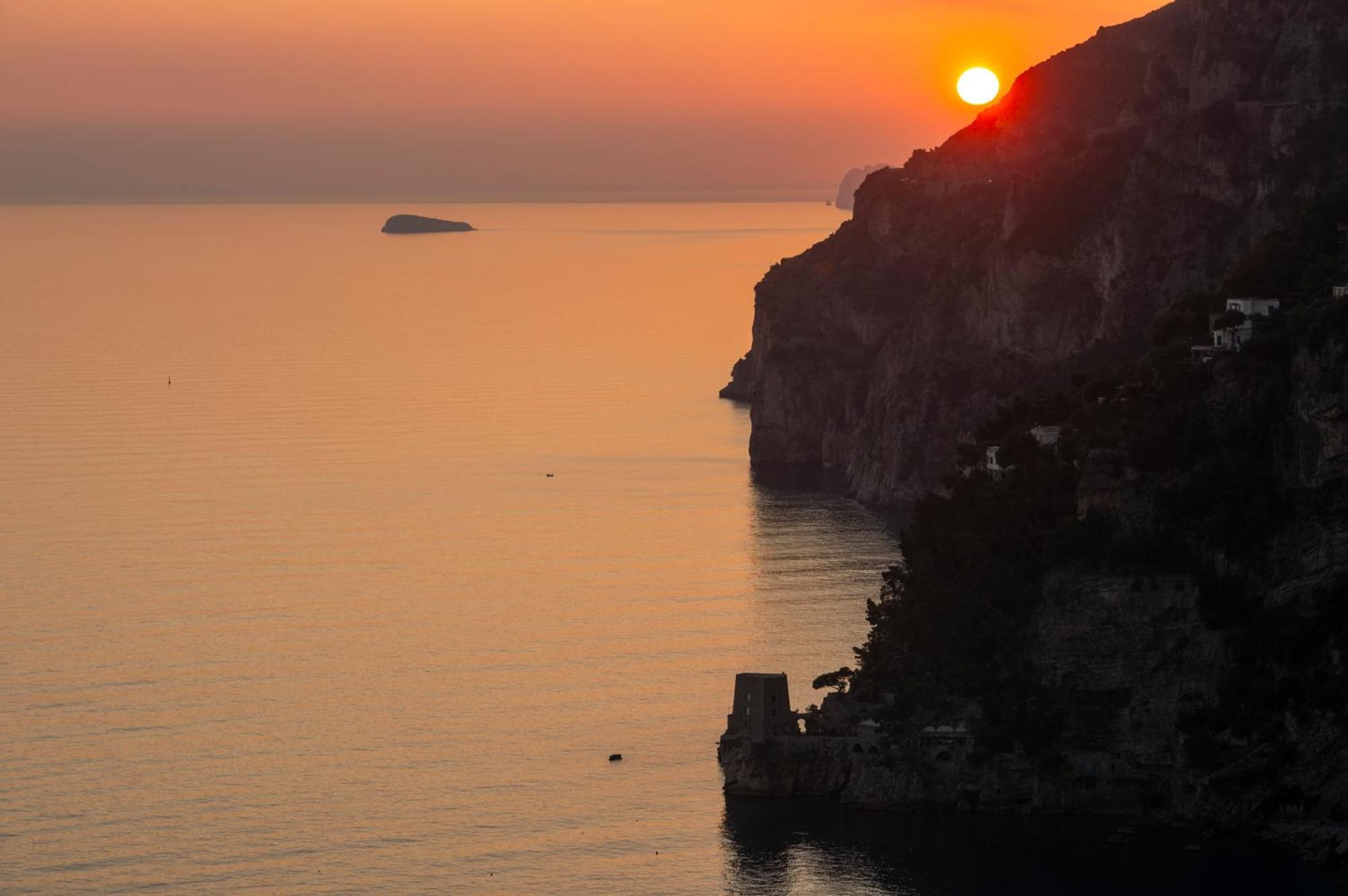 Apartamento Aria Di Mare,Near Elevator, Few Steps, Parking, Garden Positano Exterior foto