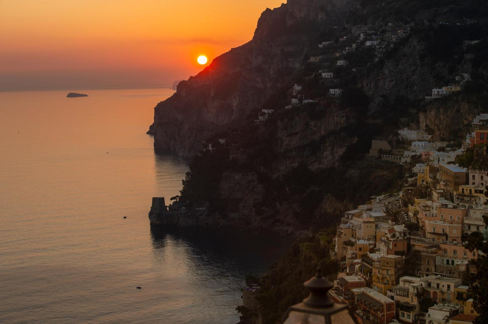 Apartamento Aria Di Mare,Near Elevator, Few Steps, Parking, Garden Positano Exterior foto