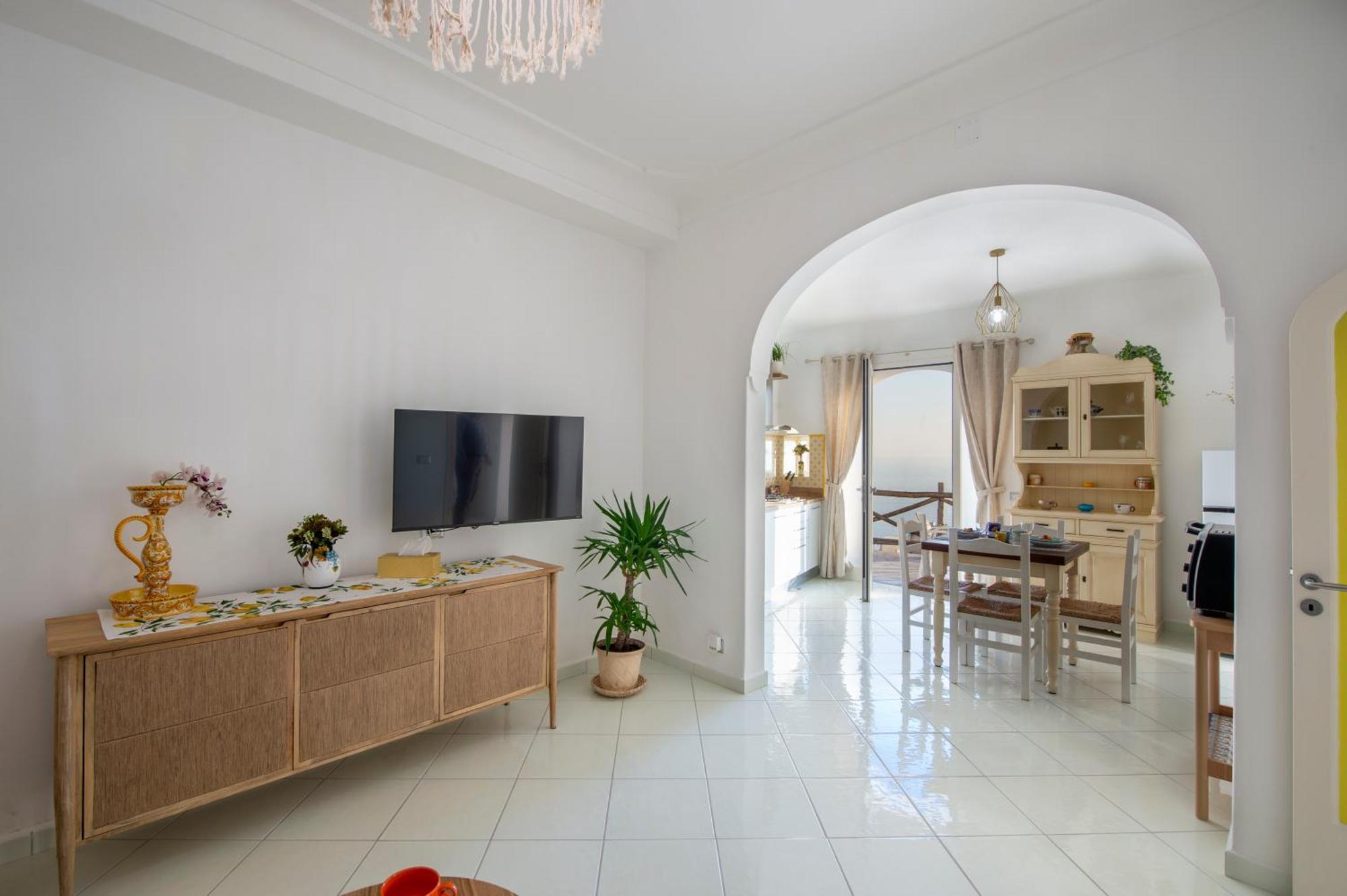 Apartamento Aria Di Mare,Near Elevator, Few Steps, Parking, Garden Positano Exterior foto