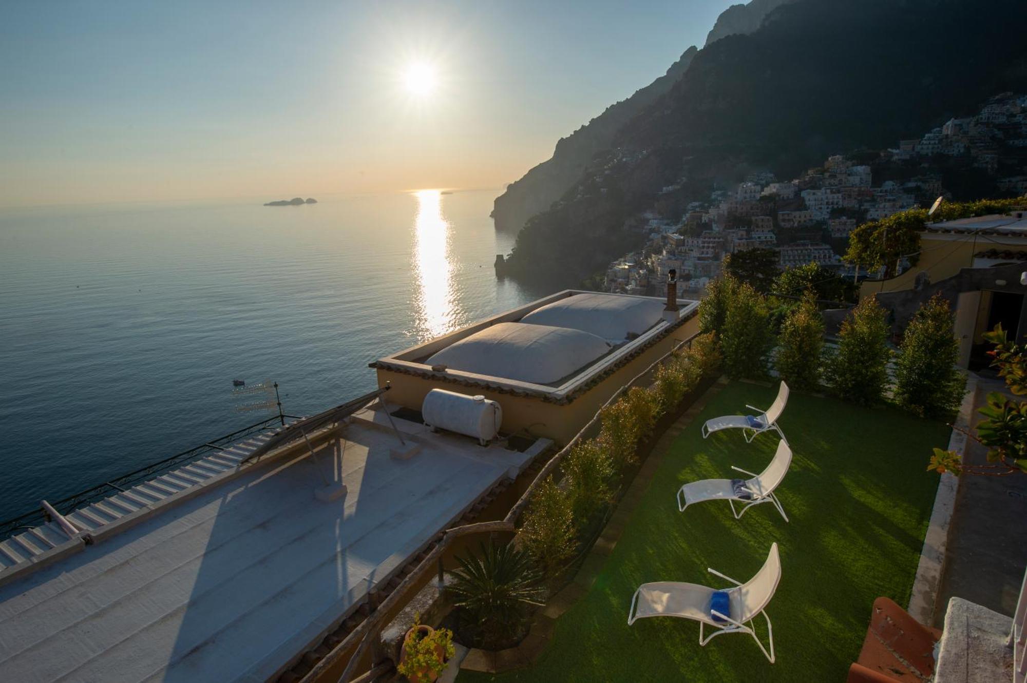 Apartamento Aria Di Mare,Near Elevator, Few Steps, Parking, Garden Positano Exterior foto